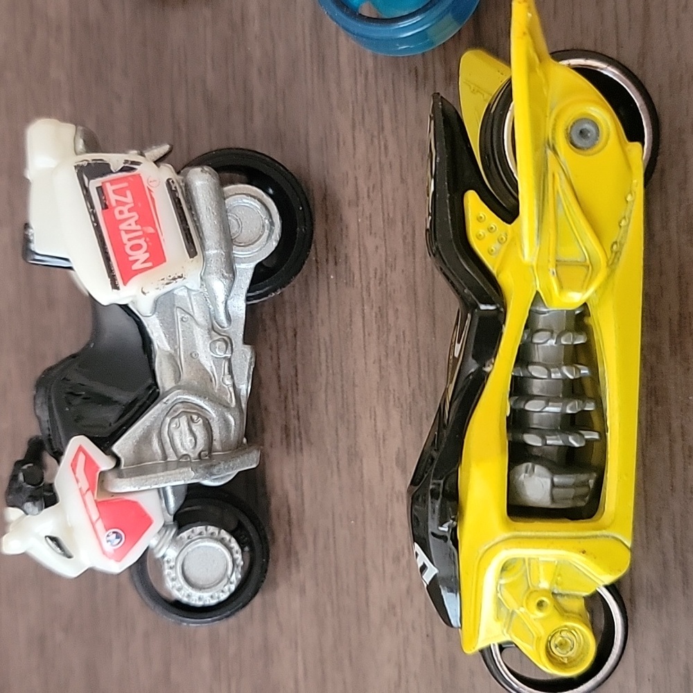 Miniature Motorcycles Set - Multicolor - Picture 8 of 12